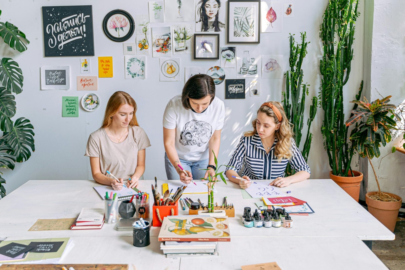 Art Connect: An Art Therapy Group for Queer Folk by Queer Folk